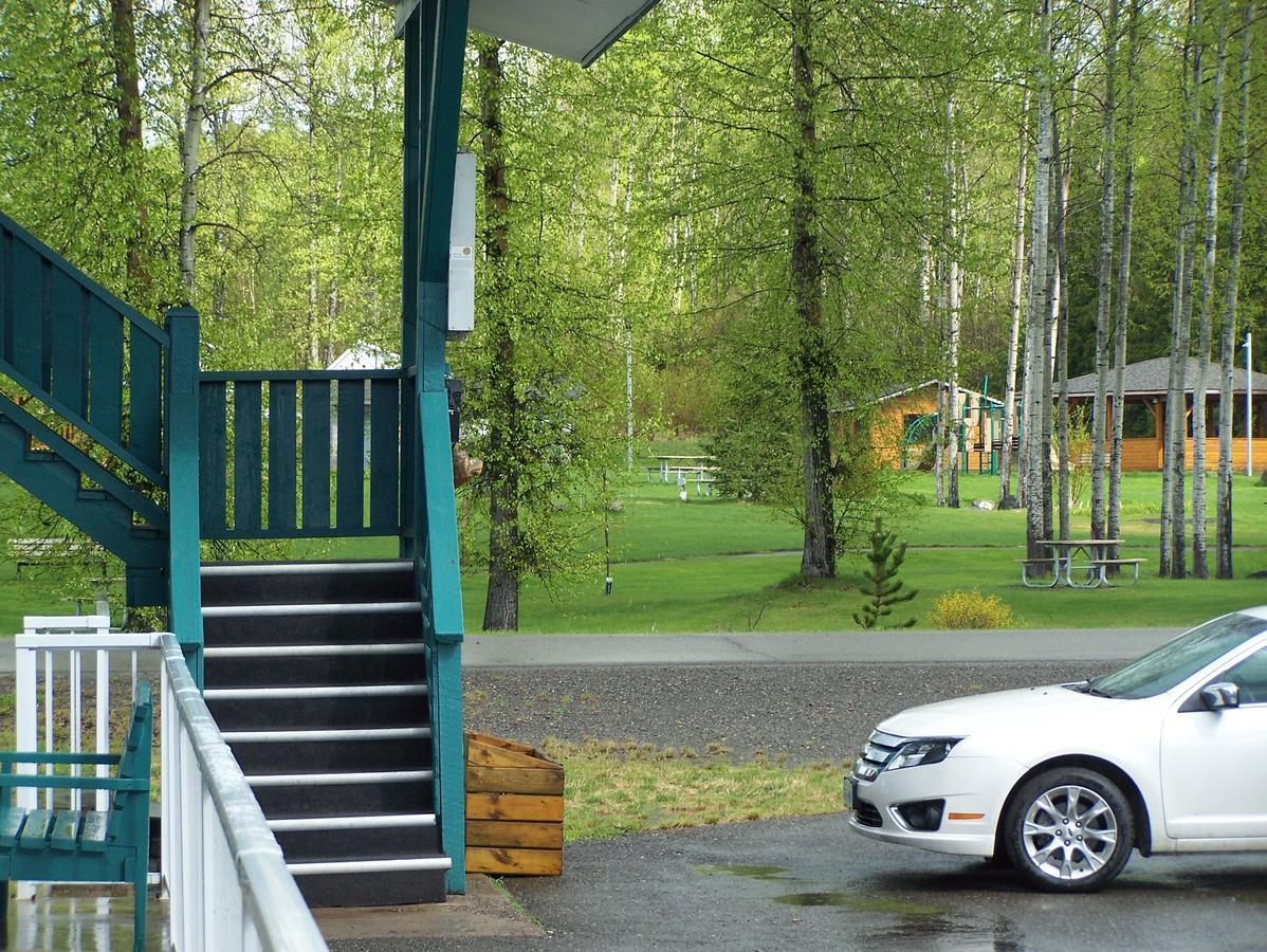 Robber'S Roost Motel New Hazelton エクステリア 写真
