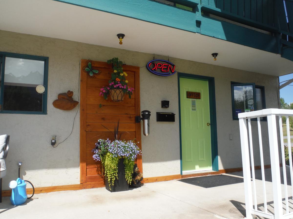 Robber'S Roost Motel New Hazelton エクステリア 写真