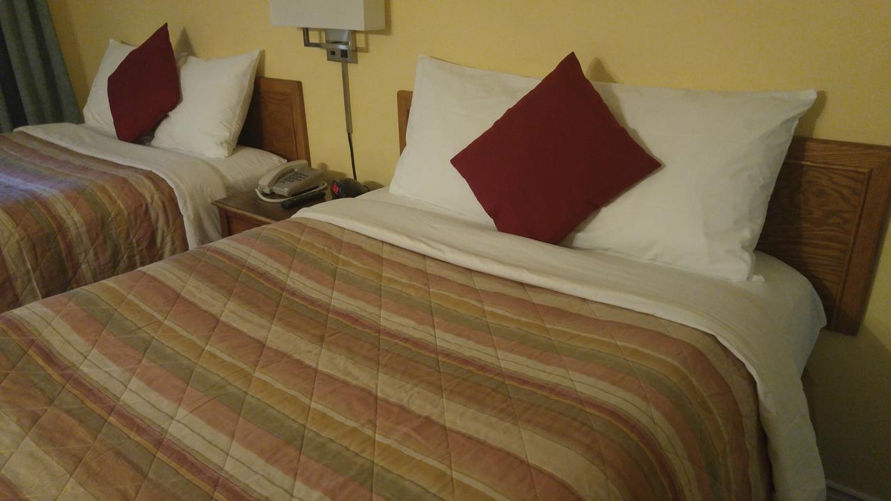 Robber'S Roost Motel New Hazelton エクステリア 写真