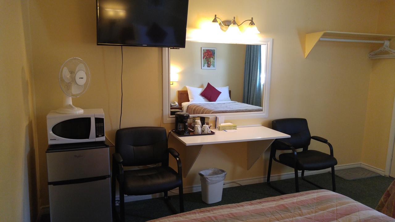 Robber'S Roost Motel New Hazelton エクステリア 写真