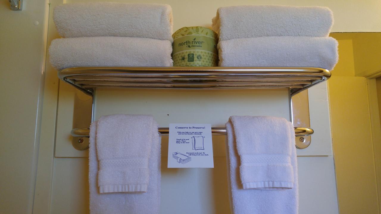 Robber'S Roost Motel New Hazelton エクステリア 写真